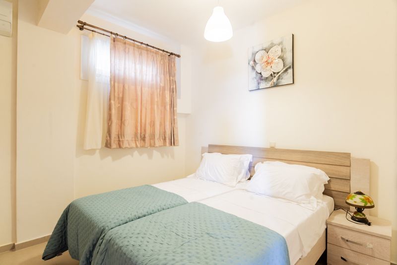 Twin bedroom