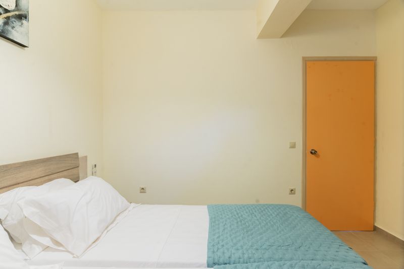 Twin bedroom