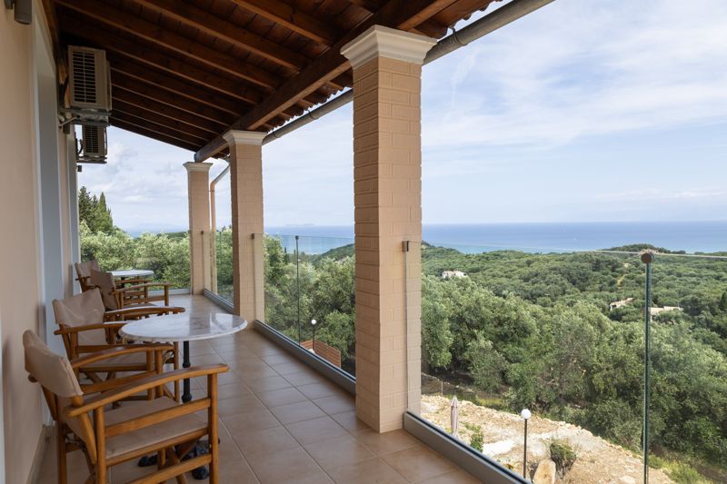 Covered terrace with sea view